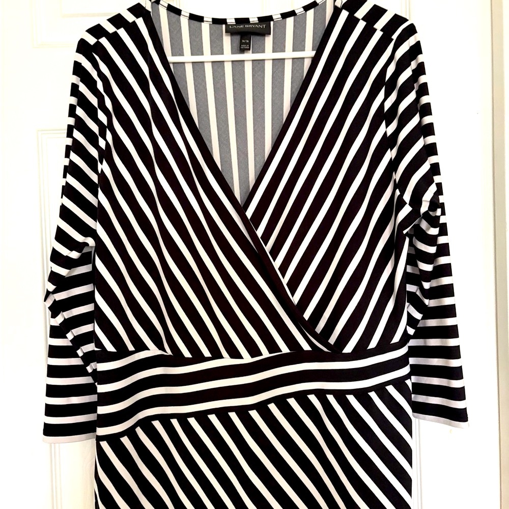 Lane Bryant Black and White Long Sleeve V-Neck Sheath Dress
